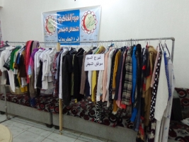 فرع الكريعات: السيد / موفق النجفي يرسل تجهيزات وملابس ومواد عينية متنوعة للأسر المتعففة