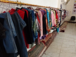 فرع الكريعات: السيد/ اياد محمد علي يتبرع بملابس متنوعة للأسر المتعففة