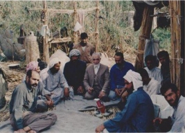 الحاج حسين الشاكري في زيارة الى الاهوار