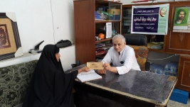 مركز ارشاد الكريعات:السيد/ علي هادي محمد يتبرع لأحدى السيدات المتعففات