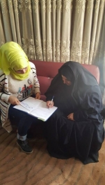مركز ارشاد البياع :استلام الارمله / نوال حسين عبيد الكفاله الشهريه لطفلتها .