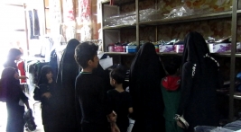 فرع البصرة : البدء بتوزيع الملابس المدرسية للأطفال الايتام (( العودة الى المدارس ))