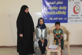 فرع مدينة الصدر: اليتيمين حاتم ودنيا كريم فارس يحصلان على كفالة الشهرية الخاصة بهم لشهر تشهر الثاني