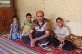 فرع مدينة الصدر : عائلة تستغيث بأهل الخير لمساعدتها كونهم يعيشون في ظروف سيئة