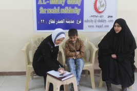 فرع مدينة الصدر: اليتيمين حاتم ودنيا كريم فارس يحصلان على كفالة الشهرية الخاصة بهم لشهركانون الاول 