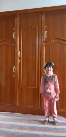 فرع مدينة الصدر: تجهيز عائلة اليتيمة فريحة بخزانة ملابس ضمن بطاقات الاعانة .