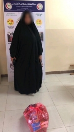 فرع مدينة الصدر : الطفلة حوراء محمد ناظم تستلم كفالتها الشهرية من المتبرعة سوما صلاح 