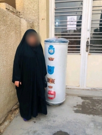 فرع مدينة الصدر : تسليم الكفالة الشهرية لليتيمتين فاطمة ومريم من السيدة سهى شبر 