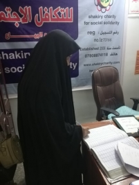 فرع البياع : تسليم الكفاله الشهريه من المتبرع (محمد نعمه) للارمله (انتصار .ع) 