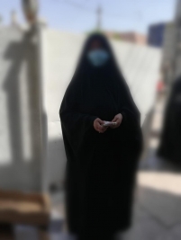 فرع البياع :تسليم الكفاله الشهريه الطبيه للارمله (نهايه . ع) من الحاج (عز الدين الكواز)