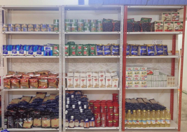 فرع البياع : تجهيز محلات الشاكري الخيريه بالمواد الغذائيه  تلبيه لاحتياجات الاسر في شهر رمضان المبارك .