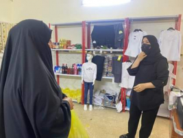 فرع البياع : تسليم الكفاله الشهريه للارمله ( انتصار . ع ) من المتبرع / محمد نعمه 