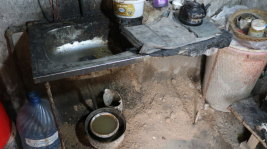 فرع البصرة : استمرار معناة الاسرة المتعففه من حياة في اشد الصعوبة ولا زالت تستغيث بالاخوة الخيرين لمد يد العون لها 