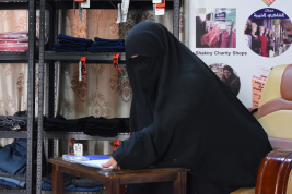 فرع النجف :- تسليم التبرع الوارد من السيده / سحر عطيه 
