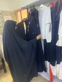 فرع البياع : تسليم الكفاله الشهريه للمتعففه (زينب ,ع) من المتبرع الكريم ( انمار)