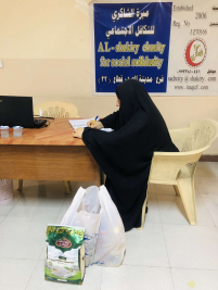 فرع مدينة الصدر : تسليم التبرع المقدم من الاستاذ / عبد الصاحب الشاكري