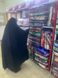 فرع البياع : تسليم مساعده ماليه للارمله ( ازهار . ج) من المتبرع ليث كبه