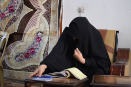 فرع النجف :- تسليم الاعانه لاسره المتعففه / زهور . م . ن من قبل السيد / انمار 