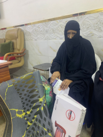 فرع البياع : تسليم المساعدة المالية المقدمة من المتبرع (علي حسين الصفار) للمتعففه كريمه ,س