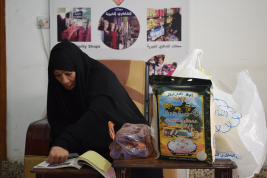 فرع النجف :- تسليم الاعانه الوارده قبل تبرعات المحسنين الكرام 