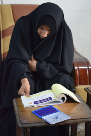 فرع النجف :- فرع النجف :- تسليم التبرع المالي من قبل فاعل خير