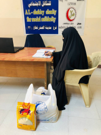 فرع مدينة الصدر : تسليم كفالة الايتام الشهرية المقدمة من السيدة نزهت الحسني  