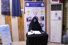 فرع البصرة : تسليم كفالة الايتام الشهرية من المتبرعة الفاضله / منيره عبد الصاحب