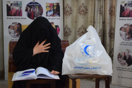 فرع النجف :-  تسليم الاعانه لاسره المتعففه / حوراء . ح . م من قبل / السيد علي البغدادي