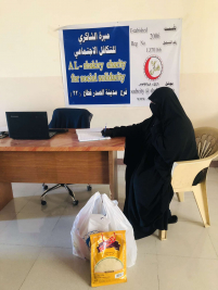 فرع مدينة الصدر : تسليم كفالة الايتام الشهرية من  السيدة / زينب جهاد