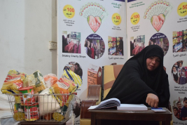 فرع النجف :- تسليم الكفالة الشهريه من قبل السيدة / عاليه جواد لصالح اسرة السيدة /  ( حنين . ع . م  )