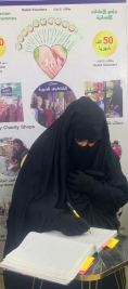فرع البياع : تسليم الكفاله الشهريه  لاسرة للارمله (هاجر, ع ) من المتبرعه الكريمه / زينب جهاد