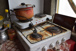 فرع النجف :- استمرار معاناة اسره السيده / نجاح  ولازالت تناشد الخيرين لمساعدتها 