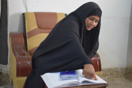 فرع النجف :- تسليم الكفالة الشهريه من قبل السيده / فاعلة خير لصالح ابنه السيدة  ( دنيا . ح . ح )