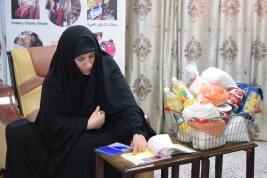 فرع النجف :- تسليم الكفالة الشهريه من السيدتين / ولاء مجيد ووالدتها لاسره الارمله / احلام . س . ر