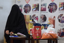 فرع النجف :- تسليم التبرع المقدم من مكتب فينس بروبرتي للعقارت لاسره الارمله / فريه . ح . ك 