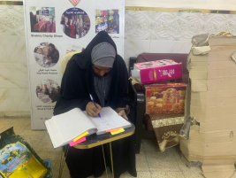  فرع البياع : تسليم المساعدة المالية من المتبرع السيد /غانم حمزه لأسرة المتعففة (شذى ح)