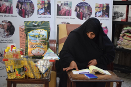 فرع النجف :-  تسليم الكفالة الشهريه من قبل السيد / علي التميمي لاسرة السيدة ( هدى . س. م  )