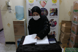 فرع البصرة : تسليم كفالة الايتام الشهرية من المتبرع الكريم / فراس كاظم