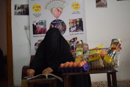 فرع النجف :-  تسليم التبرع الانساني من الانسه / ندى سلام موسى 