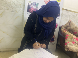 فرع البياع : تسليم المساعدة المالية المقدمة من ( عبد الصاحب الشاكري ) للمتعففة ( رسل ج ) 