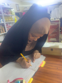 فرع البياع : المتبرع الكريم ( انمار) يقدم المساعدة المالية لاسرة المتعففه (سندس ف) 