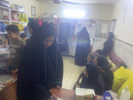 فرع البياع: تسليم كفالة الأيتام الشهرية من السيد/ نبيل البزاز لأسرة الأرملة (أسيل ح.) 