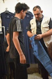 فرع النجف :-  تسليم التبرع الانساني  من قبل السيده / عاليه جواد 