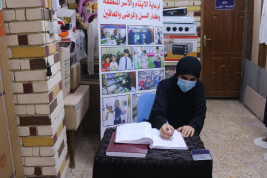 فرع البصرة : تسليم كفالة الايتام الشهرية من قبل المتبرع الفاضل / كاظم عبد الكريم