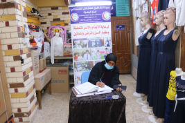 فرع البصرة: تسليم كفالة الاسرة الشهرية من المتبرع الفاضل / علي حسان