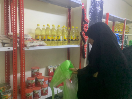 فرع البياع :تسليم كفاله الايتام للارمله ( زينب , ج) من المتبرعه الكريمه / سهى شبر 