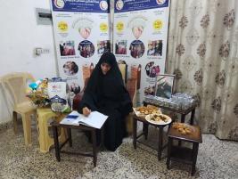 فرع النجف: تسليم الكفالة الشهرية المقدمة من السيدتين/ ولاء مجيد ووالدتها