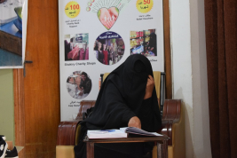 فرع النجف: تسليم التبرع الوارد من (أسرة السيد/ سردار موسى باقر - لأسرة السيدة/ هناء)