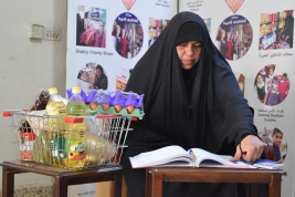 فرع النجف: تسليم التبرع الوارد من (الحاج/ عبد الخالق جراخ باوه - لأسرة المتعففة/ أنوار)