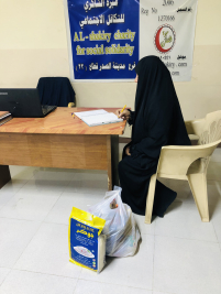 فرع مدينة الصدر: تسليم الكفالة الشهرية المقدمة من السيدة/ نزهت الحسني 